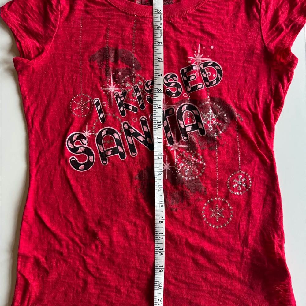 Festive Red 'Kissed Santa' Women's Tee - Picture 7 of 7
